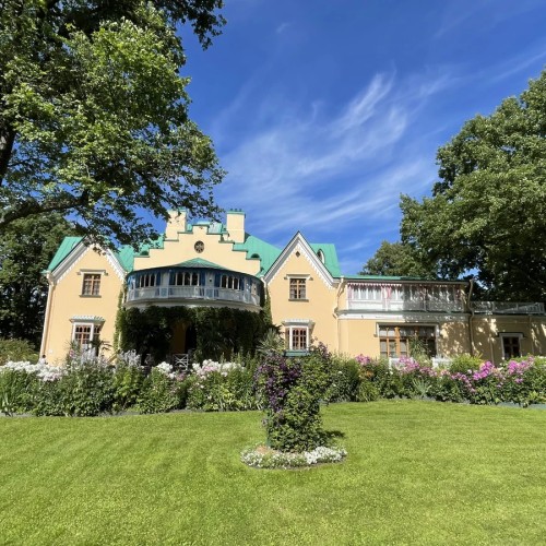 Атмосферная Александрия в Петергофе: когда фонтаны уже посмотрели