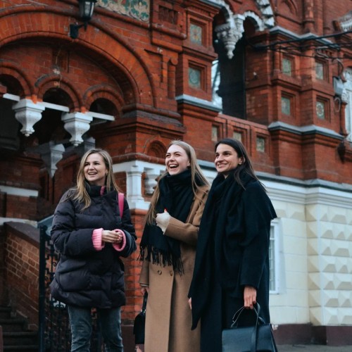 Фотопрогулка по Красной Пресне: архитектурные контрасты Москвы