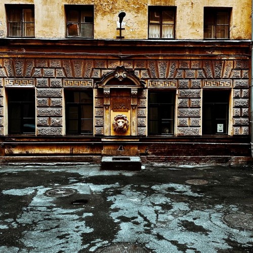 Тайная жизнь дворов и доходных домов Петербурга