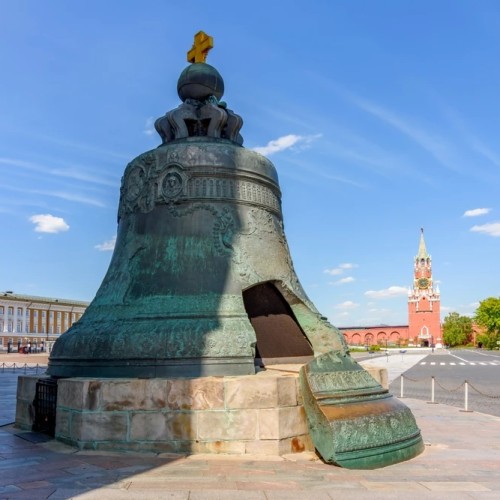 Детская экскурсия по территории Кремля