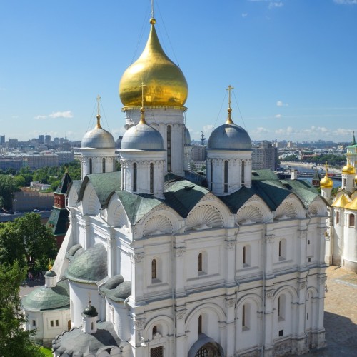 Кремль — сердце России (на иностранном языке)
