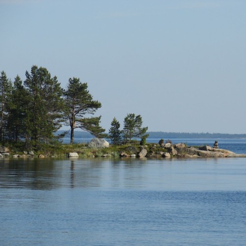 Путешествие-перезагрузка у Белого моря только для вас: природа Кандалакши и древний лабиринт