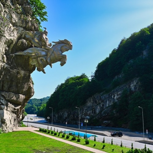 На поезде к жемчужинам Кавказа: города, горы, кухня, традиции 5 республик