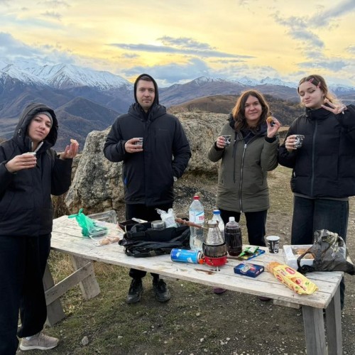 На внедорожнике по КЧР и КБР: Домбай, Эльбрус и Джилы-Су в мини-группе