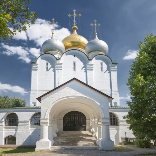 Новодевичий монастырь: история и легенды