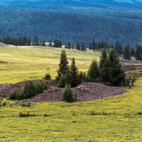 Активно и без палаток на Алтае: моторафтинг, треккинг и вечера под звёздами