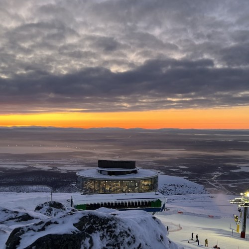 Индивидуальный джип-выезд по Кольскому с поисками китов, знакомством с саамами и катанием на оленях