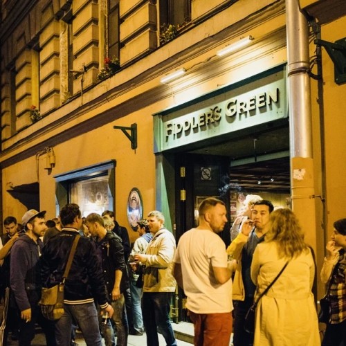 Ночной креативный Петербург на «мини купере». Арт и бары