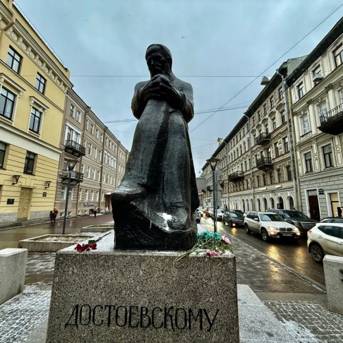 В лабиринтах души: Петербург Достоевского