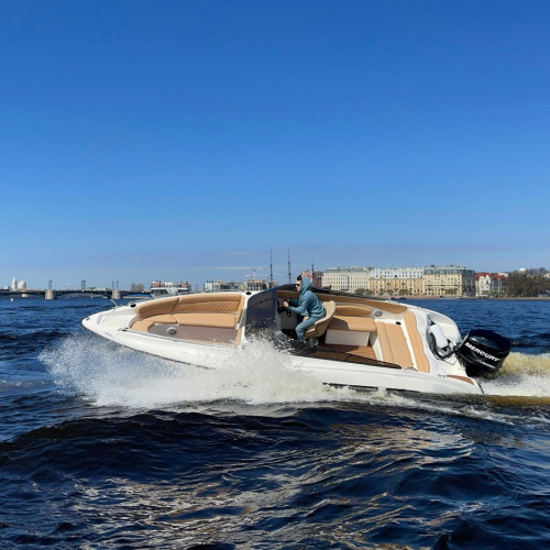 Индивидуальная прогулка на катере по рекам и каналам Санкт-Петербурга