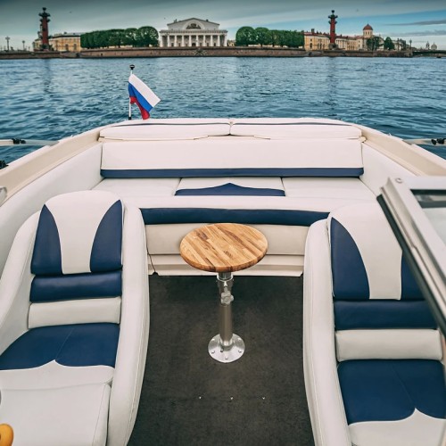 Прогулка на премиальном катере до «Лахта-центра»