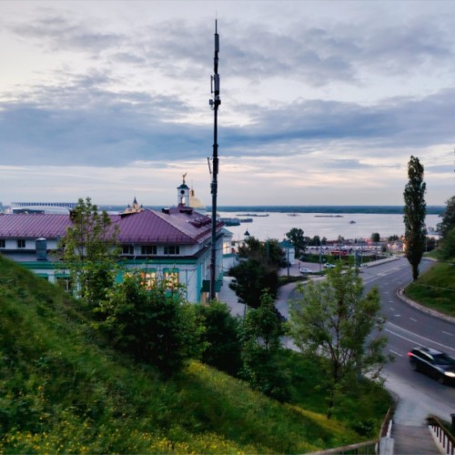 Монополисты, монахи и царицы: район Гребешок и улица Черниговская