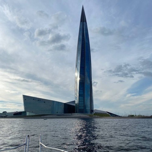 На катере к Финскому заливу: от исторического Петербурга к современному