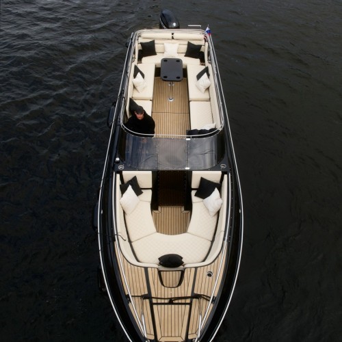 Петербург твоими глазами: прогулка на катере по рекам и каналам