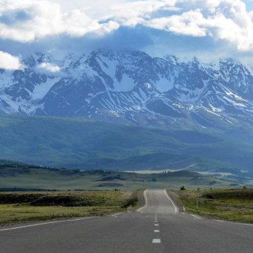 Два дня с инопланетным Алтаем: Чуйский тракт, Гейзеровое озеро и марсианские горы