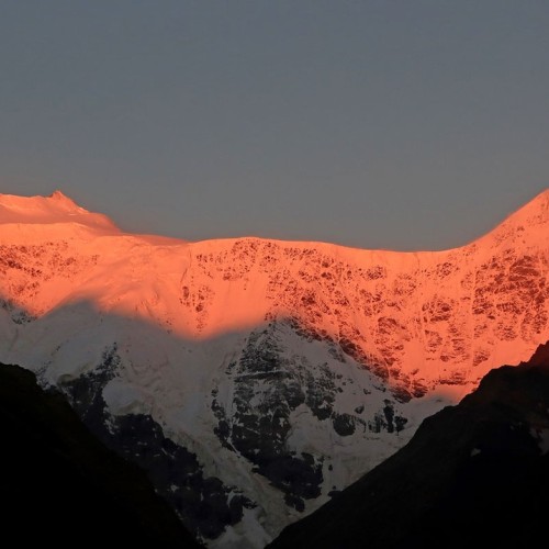 Перезагрузка в Безенги с проживанием в палатках: треккинг к ледникам, водопадам и диким турам