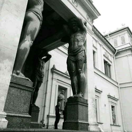 Греция в Петербурге: мифы, боги и титаны