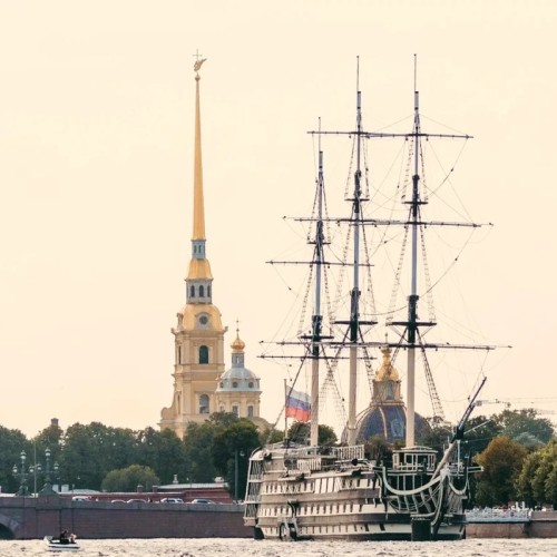 Вдоль Петроградской стороны на индивидуальной водной прогулке