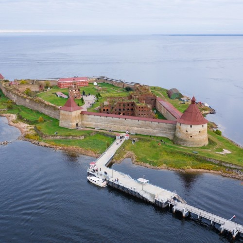 В крепость Орешек на мотоциклах!