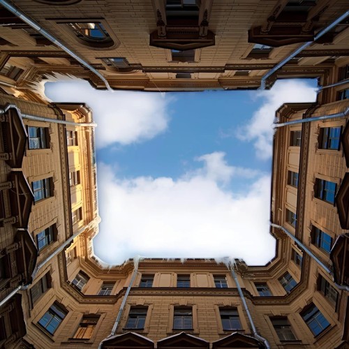 Питерский лайфстайл: по старинным парадным и дворам-колодцам доходных домов