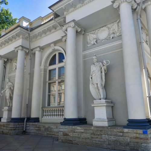 Мобильный квест «Бабуля на островах: в поисках сбежавших кошек»