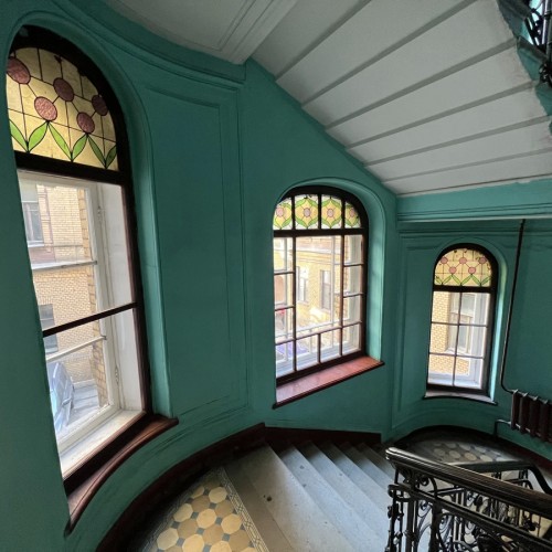 Питерский лайфстайл: по старинным парадным и дворам-колодцам доходных домов