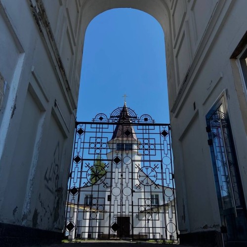 Выдыхай: перезагрузка с йога-практиками и арт-терапией в идиллических пейзажах Карелии