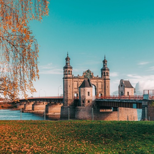Значимые города и курорты региона: Балтийск, Светлогорск, Зеленоградск, Янтарный, Куржская коса