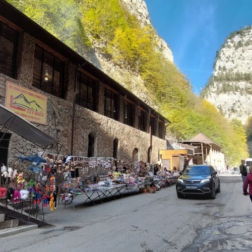 Треккинг в Чегемском ущелье без рюкзаков с проживанием в гостевом доме (всё включено)