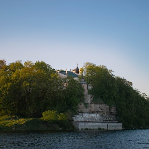 Водная прогулка на катере по центру Пскова — 30 минут