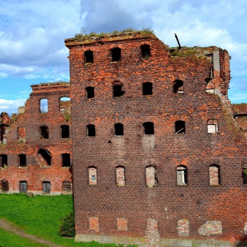 В крепость Орешек на мотоциклах!