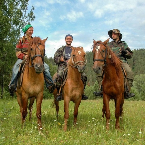 Выходные в селе Кага с проживанием в купольным доме, конной прогулкой и сплавом (всё включено)