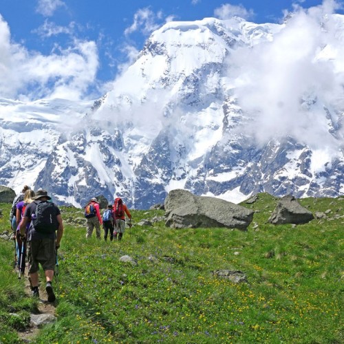 Перезагрузка в Безенги с проживанием в палатках: треккинг к ледникам, водопадам и диким турам