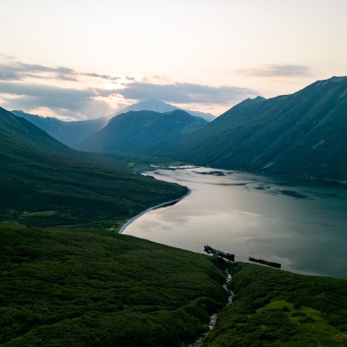 В мини-группе по Камчатке: вулканы, Тихий океан и дикие термальные источники