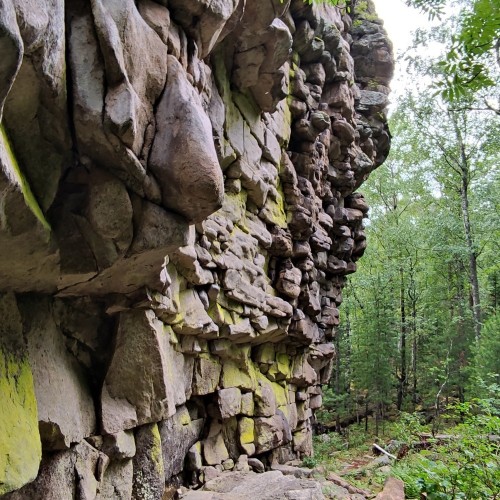 Индивидуальный поход на Кутурчинское Белогорье: причудливые скалы и кедровая тайга (всё включено)