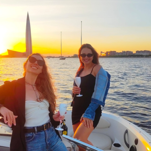 Петербург как на ладони: прогулка по рекам и каналам на катере «Сиеста»