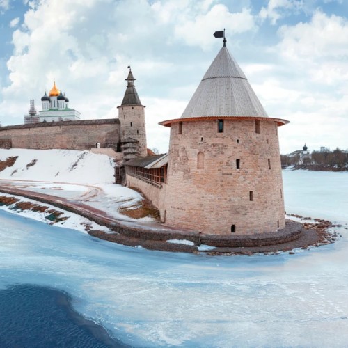 Псков, Изборск и Остров: три города — три крепости (на вашем авто)