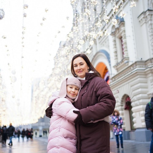 Семейная фотопрогулка по Центральному детскому магазину
