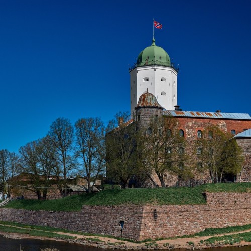 Яркий день в Выборге: замок, водная прогулка и дегустации