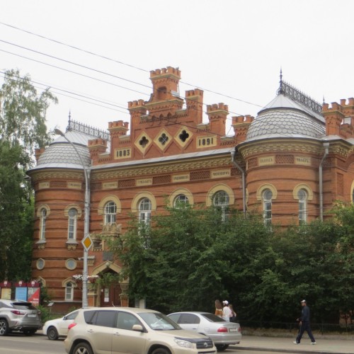 По столице Прибайкалья с иркутянином в 13 поколении