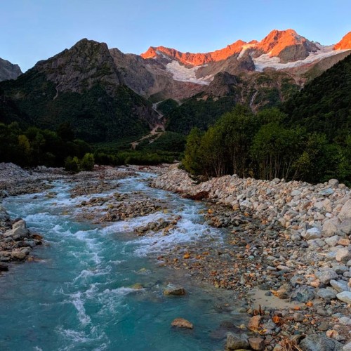 Семейный треккинг в Дигории с размещением в гостинице