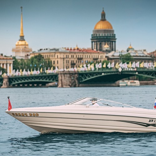 Невская симфония: прогулка на катере по Неве к крейсеру «Аврора»