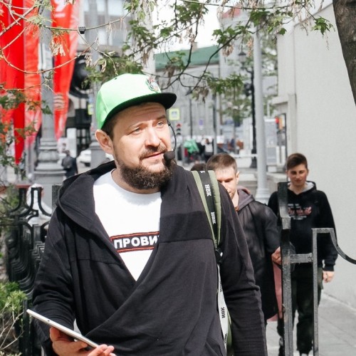 По арбатским дворам с диктором Первого канала — стендап-прогулка