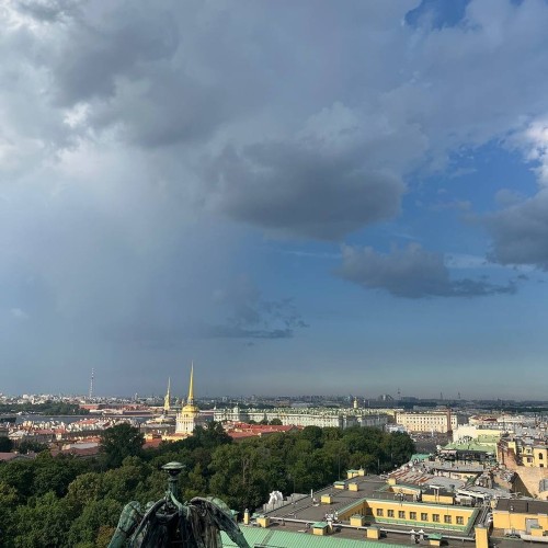 Петербург и его дворы, парадные и смотровая площадка