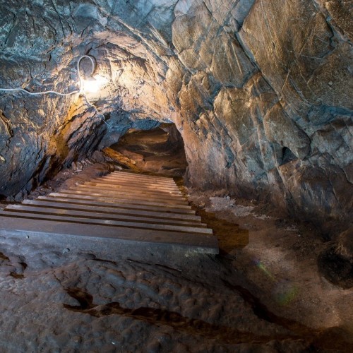 «Бирюзовая Катунь»: водопад, пещеры и горная пасека