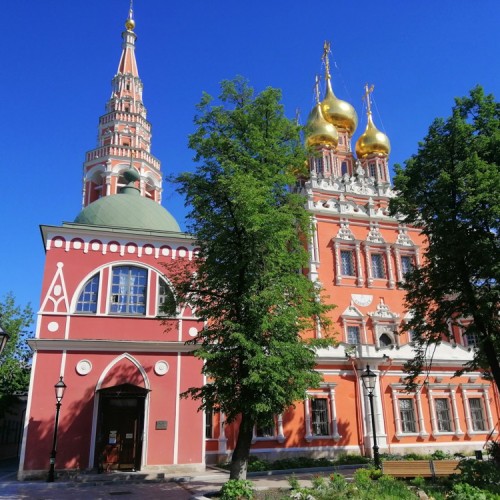 К купцам — в сиренево-черемуховое Замоскворечье