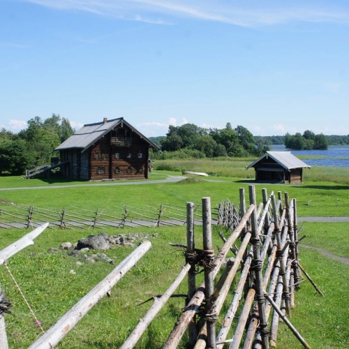 Ваше персональное путешествие вглубь веков: петроглифы, Кижи и Соловецкий монастырь