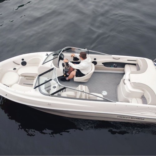 Петербург как на ладони: прогулка по рекам и каналам на катере «Сиеста»