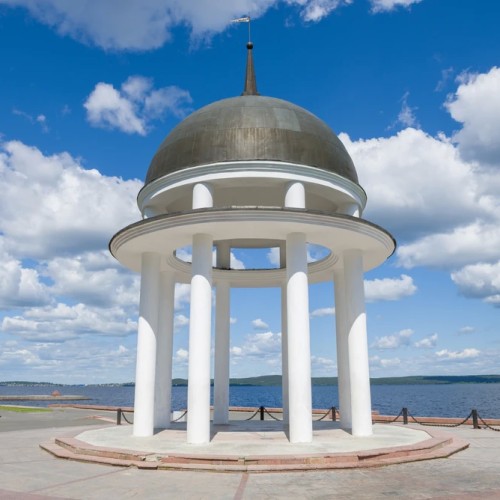 В Карелию на выходные всей семьёй: Петрозаводск, окрестности и знакомство с традициями