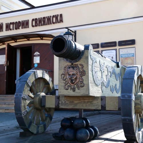 Остров-град Свияжск, Храм всех религий и Раифский монастырь